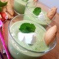 El cooksnap de Sandra_M cuando hizo Vichyssoise de calabacín con feta y hierbabuena.