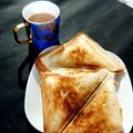 Anupama Maheshwari का कुकस्नैप जब उन्होंने ऑमलेट सैंडविच (omlett sandwich recipe in Hindi) बनाया था।