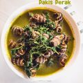 Cooksnap Nurul Kefftya semasa beliau membuat Siput sedut lemak cili api.