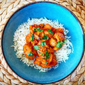 El cooksnap de Vegan Yorch cuando hizo "Pollo" Vegano Tikka Masala en cuencos de arroz.