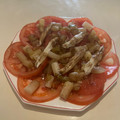 El cooksnap de Eduardo Agudo Alba cuando hizo Ensalada de tomate, espárragos, boquerones en vinagre y pepinillos 😋😋😋😛😛.
