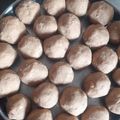 Vaghela Hetal 's cooksnap of when they made ગુંદર નાં લાડવા (gundar na Ladoo recipe in gujarati).
