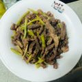 燕欸 的 花菜心炒肉絲 cooksnap