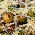 El cooksnap de Sandra cuando hizo Coles de Bruselas a la mantequilla de ajo y queso Parmesano.