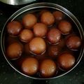 Ambreen Anjum 's cooksnap of when they made Gulaab jamun.