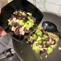 Cooksnap dari Matra Kilasani untuk resep Tumis Jamur Kuping Brokoli