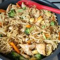 Marités L Corro's cooksnap of when they made Easy homemade stir fry sweet chilli chicken with egg noodles.