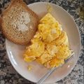 Cooksnap de Rui Barbosa quando cozinhou Ovos Mexidos.
