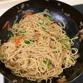 張裕羚 的 媽媽的古早味 香菇肉絲炒麵 cooksnap