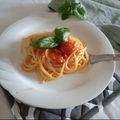 il Rosa Santarsiero quando ha preparato “Maccheroni”. Spaghetti al sugo di basilico