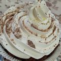 کوک اسنپ کیک 🎂 شیرینی🍩 گل نرگس 🌼 بعد از امتحان کردن مونتاژ خامه (فرم دادن خامه).