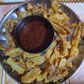 Abhilasha Singh का कुकस्नैप जब उन्होंने आलू प्याज़ के पकौड़े (aloo pyaz ke pakode recipe in Hindi) बनाया था।