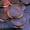 El cooksnap de Agos Ferrato cuando hizo Alfajores de chocolate! Fáciles y económicos🥰.