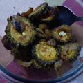 Poonam Singh का कुकस्नैप जब उन्होंने करारे करेले(Karare karele recipe in Hindi) बनाया था।
