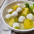 Cooksnap ha.lim39 semasa beliau membuat 🍲 Sup Fish Ball 🐟🐬🐠.