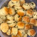 Lina417 Cooksnap-ja, amikor elkészítette a(z) Medvehagymás pogácsa receptet.