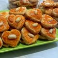 Cooksnap CikGu Er semasa beliau membuat Biskut Mazola / Biskut Kacang.
