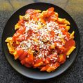 El cooksnap de Tonysantos cuando hizo Plumas con atún y Frankfurt con queso.