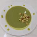 Kitti Lukács-Rékasi Cooksnap-ja, amikor elkészítette a(z) Brokkoli krémleves, pirított kenyér darabokkal 🍵 receptet.