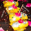 Hetal Shah का कुकस्नैप जब उन्होंने मैंगो छैना और गुलकंद रोल (Mango chena aur gulkand roll recipe in Hindi) बनाया था।