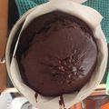 El cooksnap de camila castro osorio cuando hizo Torta húmeda (bizcocho húmedo de chocolate, rellena de manjar, ganache de chocolate y mazapán).