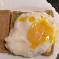 El cooksnap de Marta Jiménez-Bravo cuando hizo Tostada de huevo y aguacate con Salsa Brava.