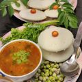 Manisha Malvi Angaitkar's cooksnap of when they made Idli with oats and veggies, sambar.