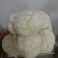 کوک اسنپ مری بعد از امتحان کردن کلوچه های کنجدی نرم.