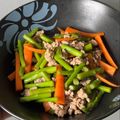 รูป Cooksnap ของ หมูหวาน เมื่อเขาทำ หน่อไม้ฝรั่งผัดกุ้ง