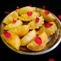 Marwadi Kitchen ( Manisha Agrawal ) का कुकस्नैप जब उन्होंने मावा गुजिया (mava gujhiya respi in Hindi) बनाया था।
