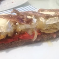 El cooksnap de Ana Lastras cuando hizo Torrada de escalivada con queso de cabra y anchoas.