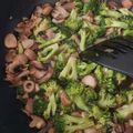 Cooksnap dari Sri Adi M untuk resep Cah brokoli jamur merang