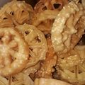 Cooksnap dari Zhielusiana untuk resep Kue kembang goyang wijen renyah anti gagal