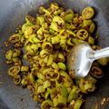 Ashika Somani का कुकस्नैप जब उन्होंने राजस्थानी हरी मिर्च के टिपोरे (Rajasthani hari mirch ke Tipore recipe in Hindi) बनाया था।