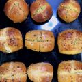 Cooksnap của Phuong Tracy khi họ làm theo món Bánh mì bơ tỏi sốt phô mai béo thơm 🧀🍞