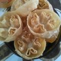 Cooksnap dari Nova Utami untuk resep 469. Kembang Goyang Wijen #RabuBaru