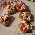 Cooksnap από Ραφαέλα Τόκα στη συνταγή Σνακ βραδινό ελαφρύ με crispies ολικής ντοματίνια και φέτα