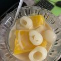Cooksnap Nana semasa beliau membuat Puding kastard koktail dengan sos kastard.