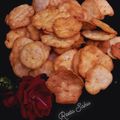 Reeta Sahu का कुकस्नैप जब उन्होंने मैदा की मठरी (Maida ki mathri recipe in Hindi) बनाया था।