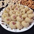 kavita meena का कुकस्नैप जब उन्होंने नारियल पेड़ा (Nariyal Peda recipe in Hindi) बनाया था।