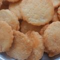 Soni Mehrotra का कुकस्नैप जब उन्होंने मीठी मठरी (meethi mathri recipe in Hindi) बनाया था।