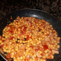 El cooksnap de Ruth Lopez Perera cuando hizo Garbanzos con curry y salchichas frankfurt.