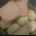 Divjeet का कुकस्नैप जब उन्होंने ब्रेड पोटैटो मिनी रोल्स (bread potato mini rolls recipe in Hindi) बनाया था।