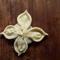 Karan Tripathi (Food Fanatic) का कुकस्नैप जब उन्होंने ड्राई मूंग दाल फ्लावर समोसे (Dry moong dal flower samose recipe in hindi) बनाया था।
