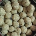 Anuja Maewal's cooksnap of when they made Til Khoye ke Laddoo.