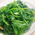 姚佩妘 的 蒜炒地瓜葉 cooksnap