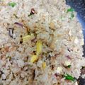Cooksnap MiEra semasa beliau membuat Nasi goreng ikan masin.