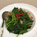 รูป Cooksnap ของ Prompun Jakavanachachat เมื่อเขาทำ ยอดคะน้าผัดสามชั้น Keto