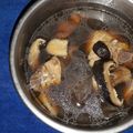 小獅子 的 黑蒜頭香菇雞湯 《電鍋料理》 cooksnap