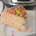 Cooksnap de Emanuelly Música quando cozinhou 👍😊Bolo de baunilha na panela de arroz elétrica.